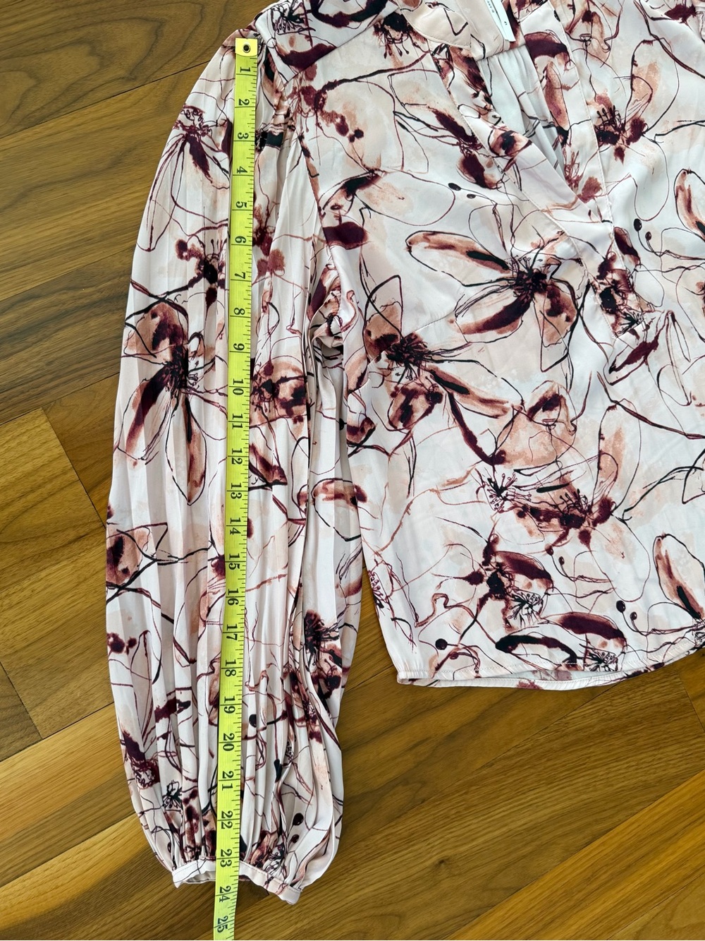 Anthropologie Pink Mauve Watercolor Floral Pleated Sleeve Henley Blouse L Petite - Picture 12 of 16